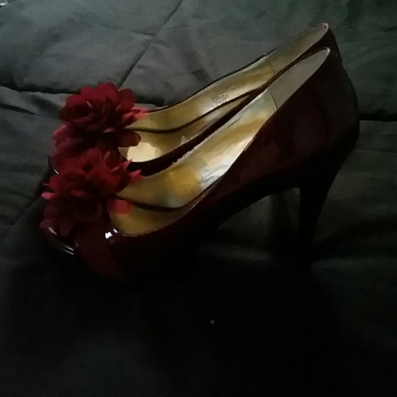 Red heels - Picture 2 of 3